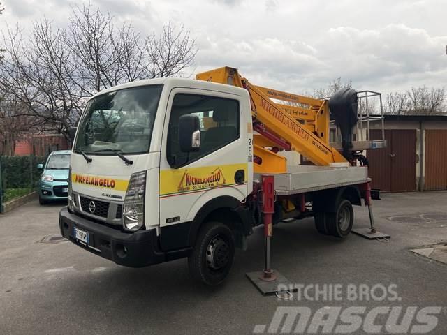 Nissan Cabstar 35.12 NT400 Camion nacelle