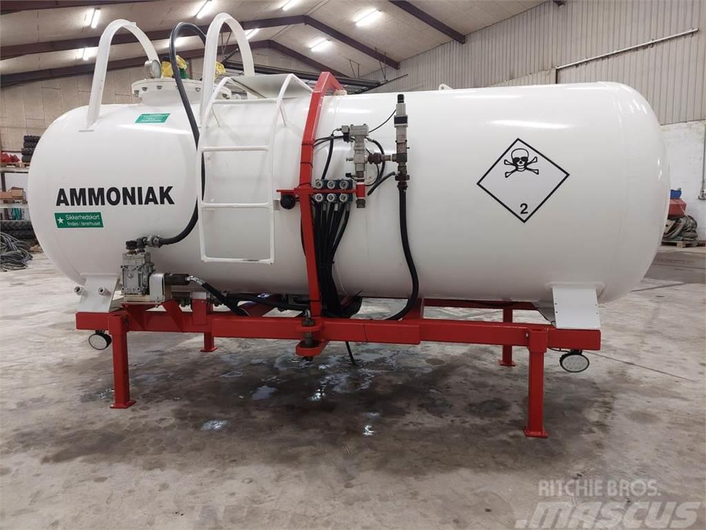 Agrodan Ammoniak-tank med ISO-BUS styr Autres matériels agricoles