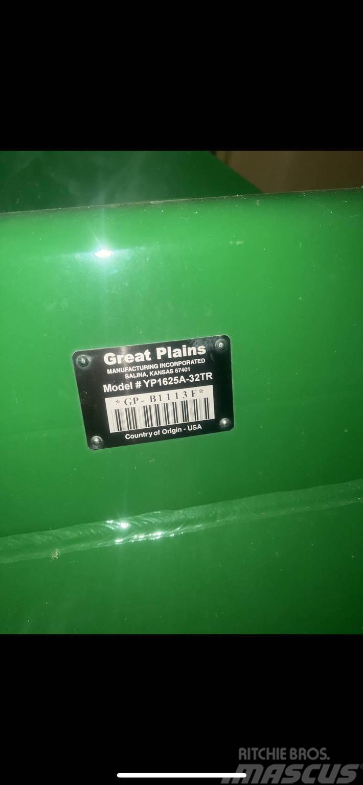 Great Plains YP1625A-32TR Planteuse