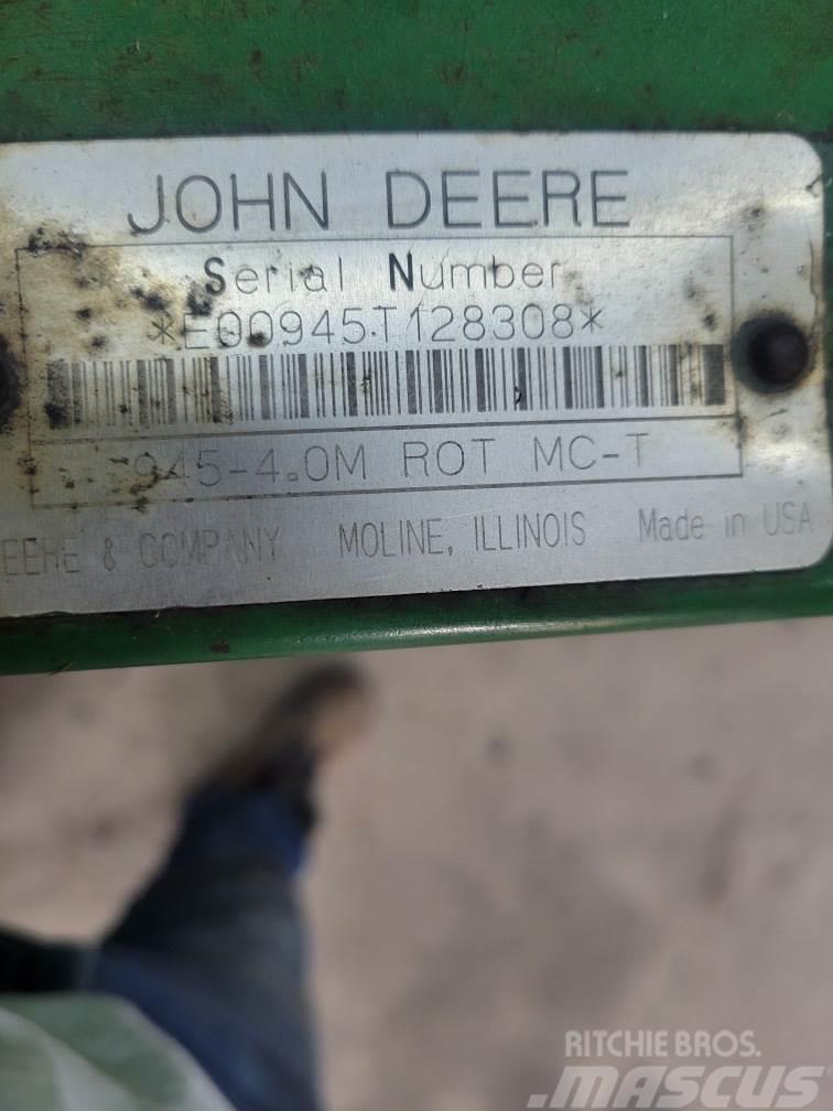 John Deere 945 Faucheuse-conditionneuse