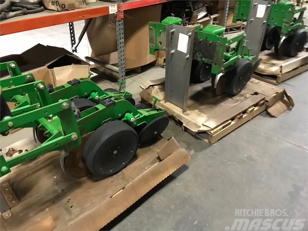 John Deere XP row unit w/ closing wheels Autre semoir agricole