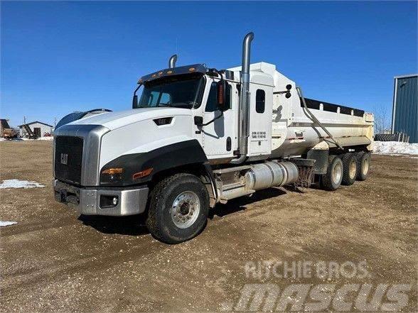 CAT CT660S Camion benne