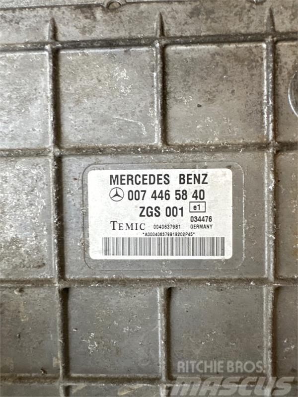 Mercedes-Benz MERCEDES ENGINE ECU A0074465840 Electronique