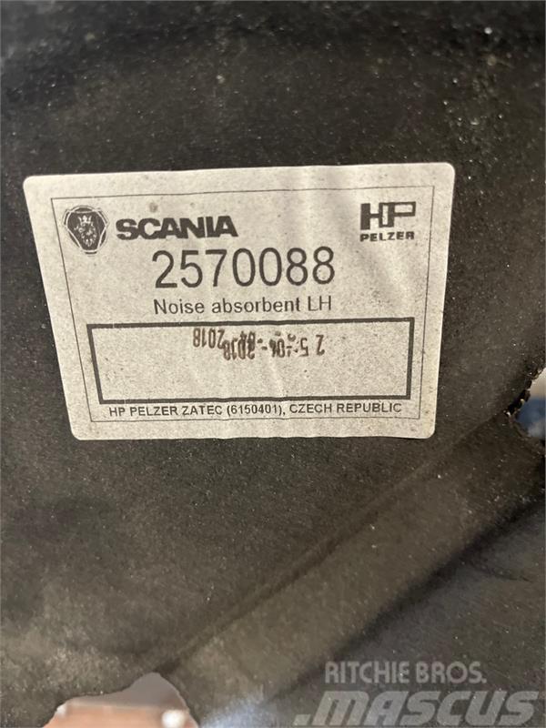 Scania  CAB FLOOR 2570088 Autres pièces