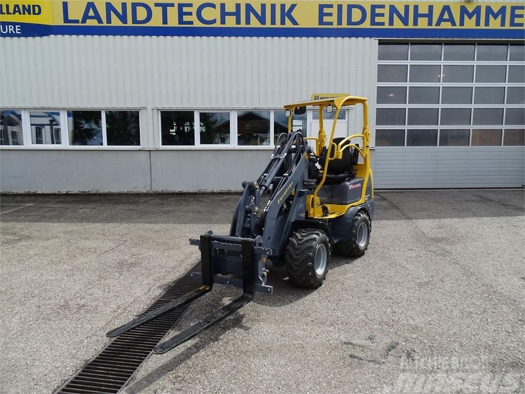 Eurotrac W11 Chargeur frontal, fourche