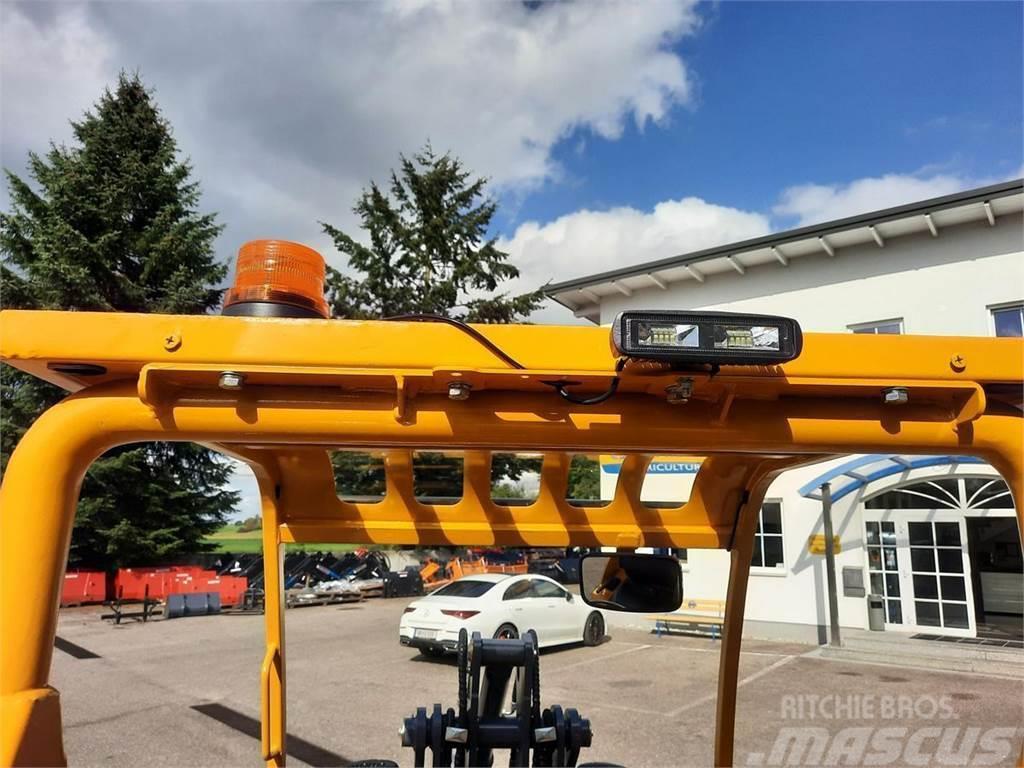 Eurotrac W12 S SCHUTZDACH STAGE V Chargeur frontal, fourche