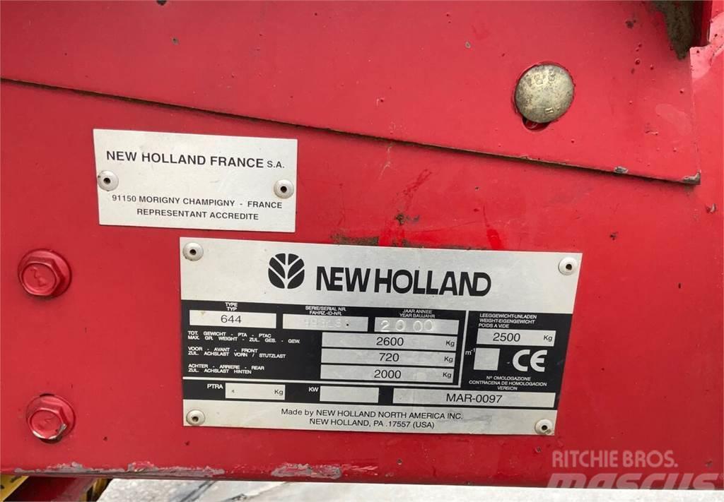 New Holland 648 Presse à balle ronde