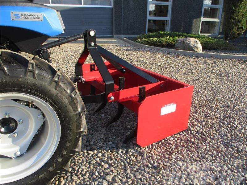 Dk-Tec 120cm scraberbox/vejhøvl Autres équipements pour tracteur