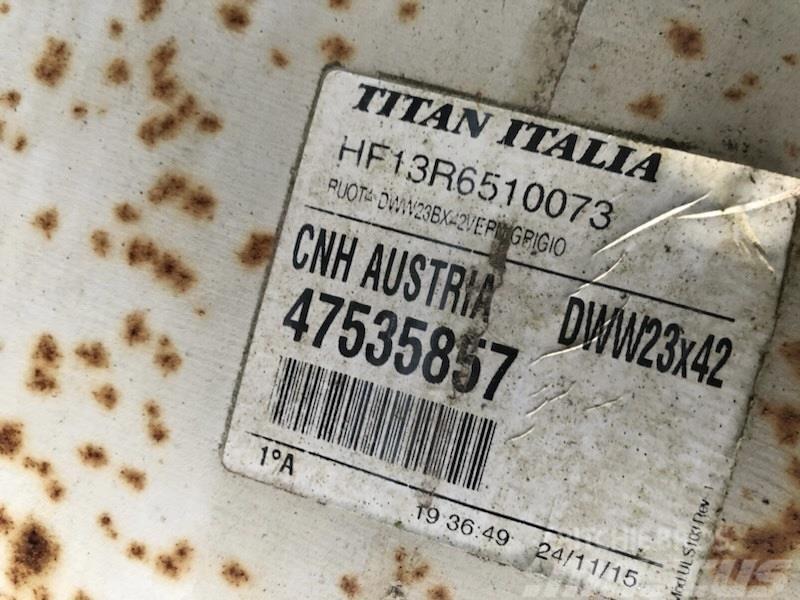 Titan 23x42 10 huls fra NH T7.315 Pneus, roues et jantes