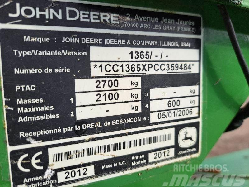 John Deere 1365 Faucheuse-conditionneuse