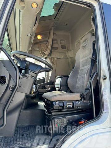 Iveco AS260S42Y/FP Camion à rideaux coulissants (PLSC)