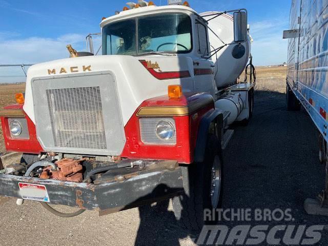 Mack RS685LS Camion malaxeur