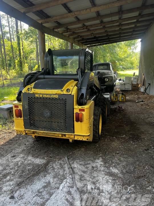 New Holland L218 Chargeuse compacte
