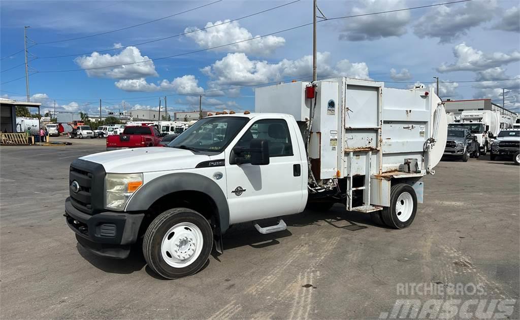 Ford Super Duty F-450 DRW Camion poubelle