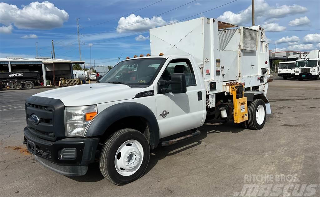 Ford Super Duty F-550 DRW Camion poubelle