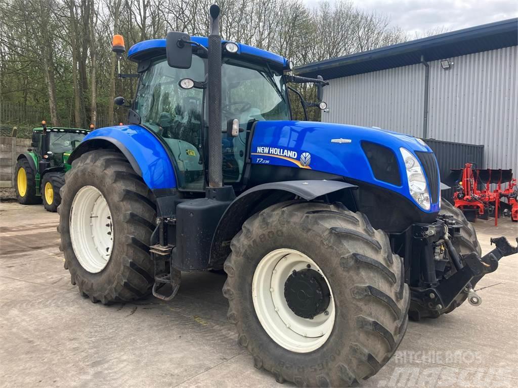 New Holland T7.235 Auto command Tracteur