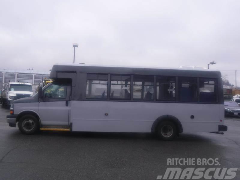 Chevrolet Express G4500 Mini-bus