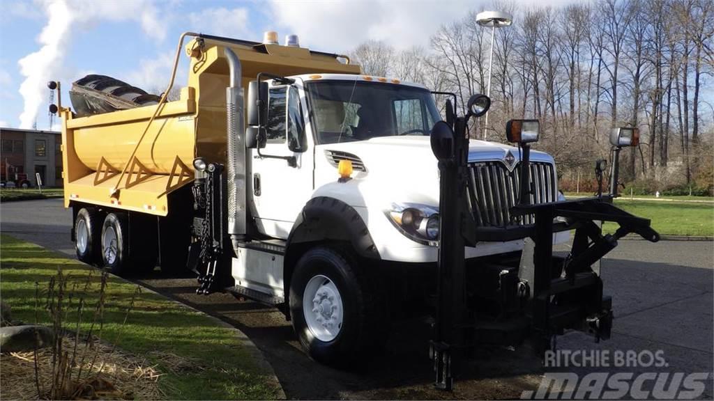 International WorkStar 7600 Dump Truck Chasse neige