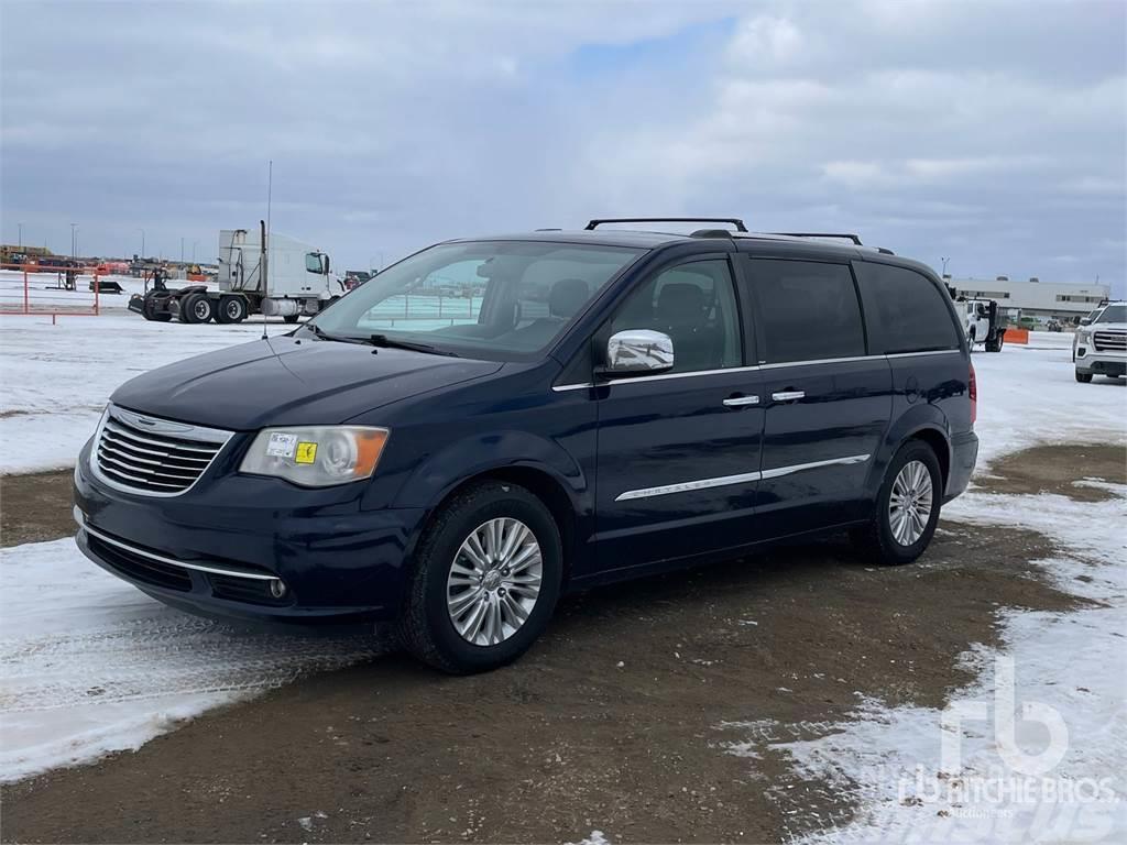 Chrysler TOWN AND COUNTR Utilitaire