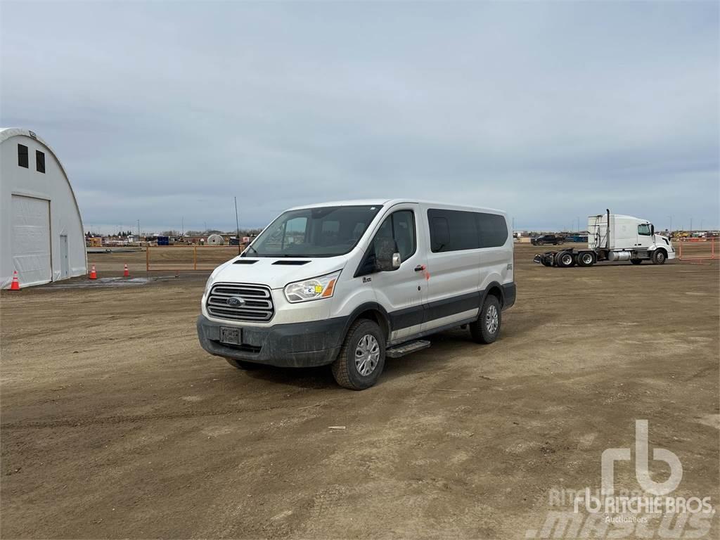 Ford TRANSIT 150 Utilitaire