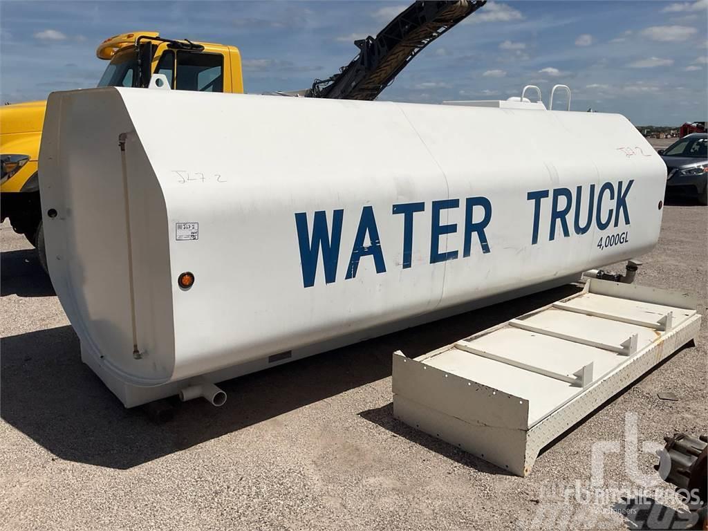  GLOBAL 4000 gal Water Truck Cabine