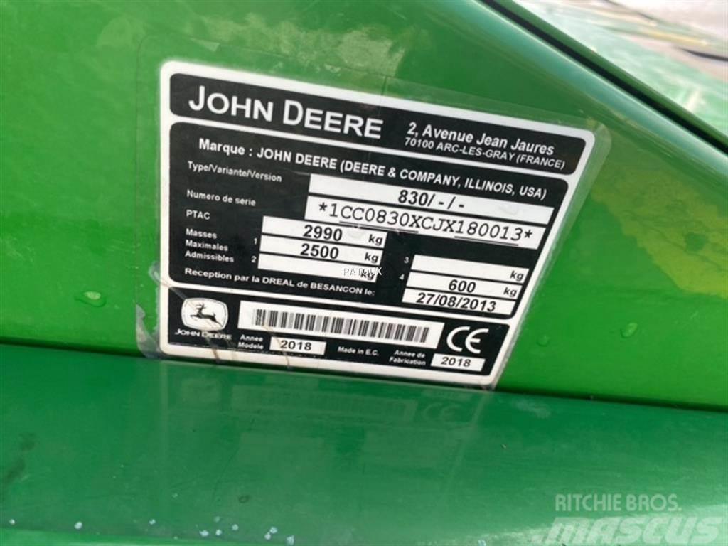 John Deere 830 Faucheuse-conditionneuse