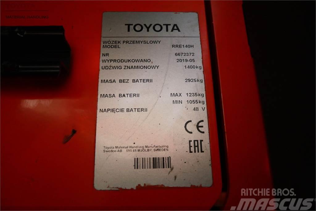 Toyota RRE140H Chariot à mât rétractable