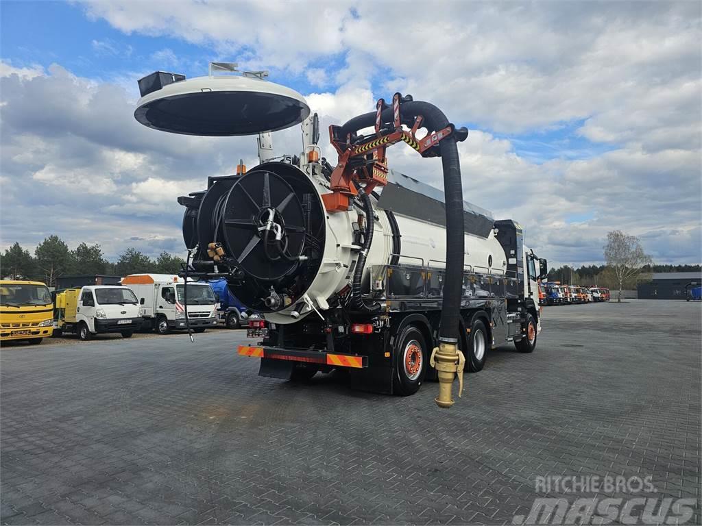 Volvo WUKO ADR ROLBA FOR CLEANING CHANNELS COMBI Camion aspirateur, Hydrocureur