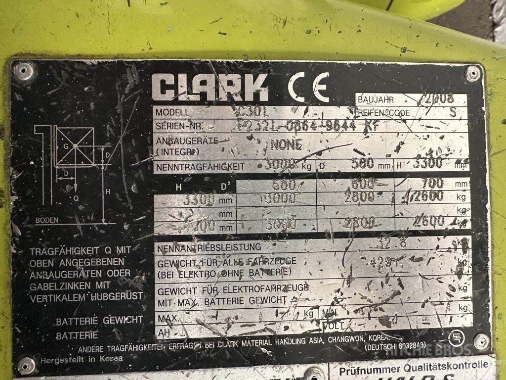 Clark C 30 L - TRIPLEX 4,8 m Chariots GPL