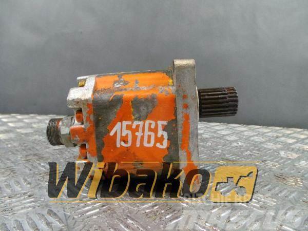  Słavostroj Gear pump Słavostroj 8706-107 U20-00-02 Autres accessoires